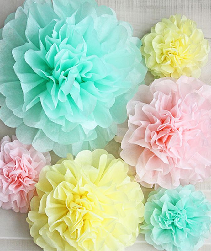 Фото разноцветных помпонов из бумаги